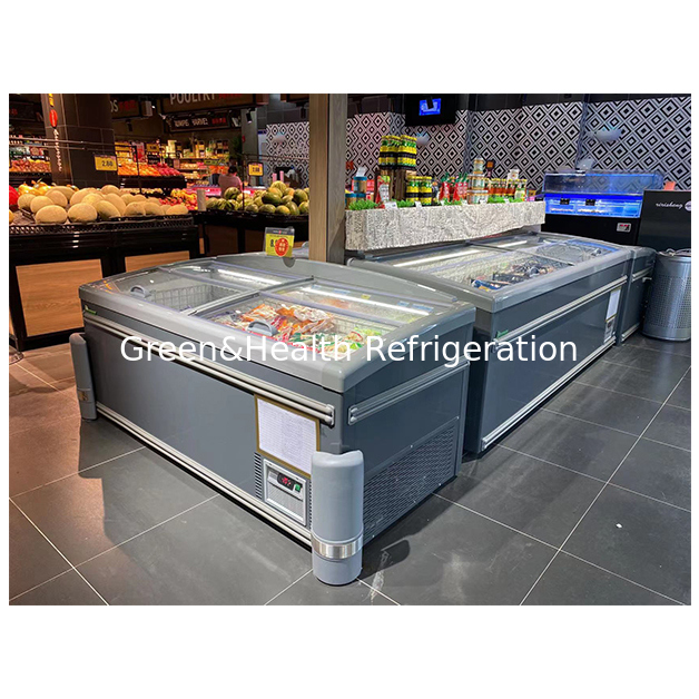 Supermarkety używają wyspowych chłodni do niskotemperaturowego przechowywania mrożonej żywności