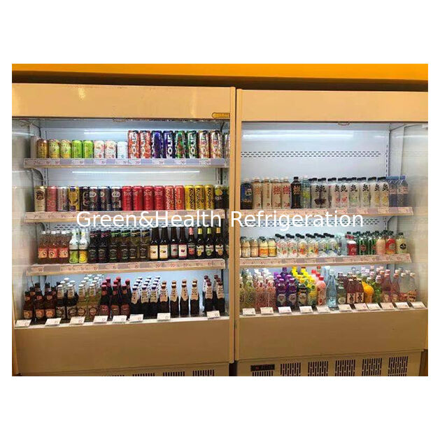 Małe supermarkety/sklepy przechowują owoce/warzywa w otwartych lodówkach mini chłodnicy