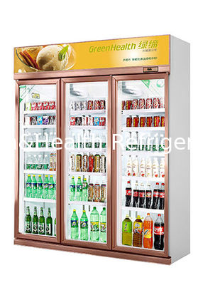 Chłodziarka do napojów w supermarkecie z samoodbijającymi się szklanymi drzwiami